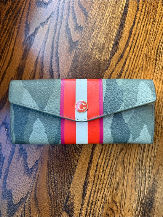 C. Wonder Handbags - C. Wonder Green Camo Wallet